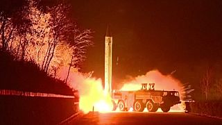 Coreia do Norte lança três mísseis balísticos