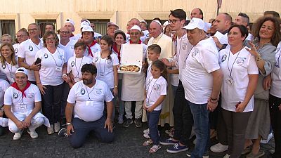 Papa oferece almoço a 1500 pobres