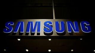 Samsung shares rise despite massive Note 7 smartphone recall