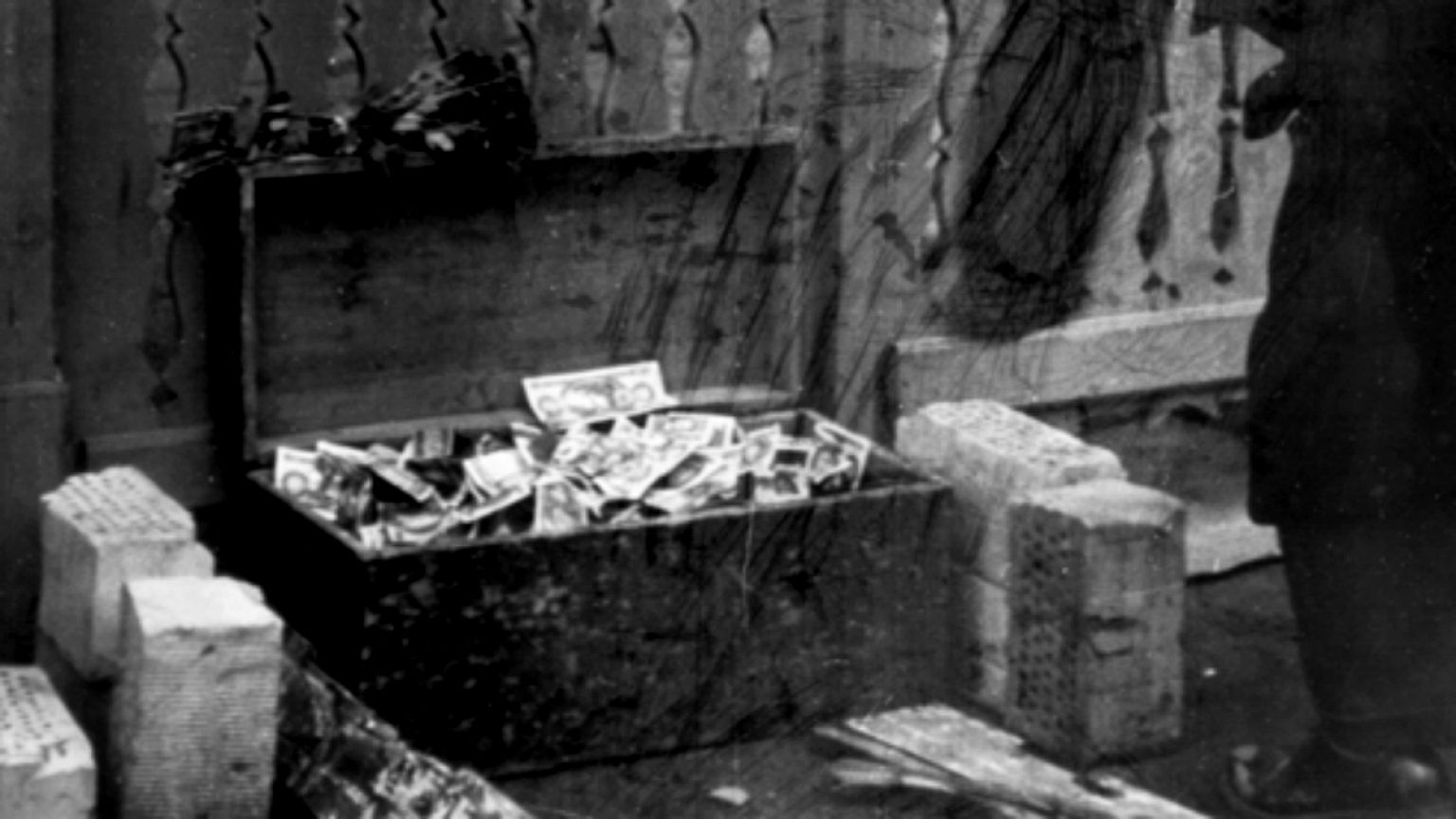 Az '56-os dal és a forradalom pénzesládái