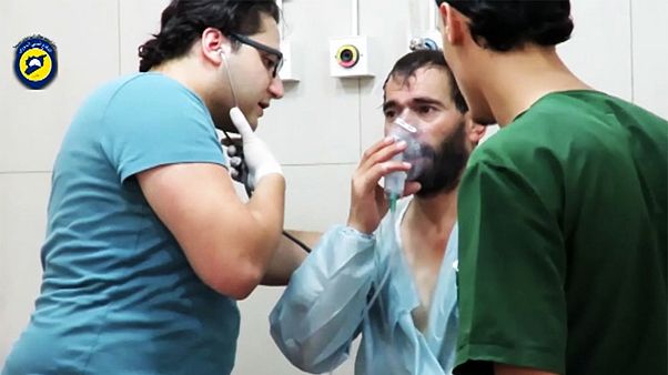Syrie : nombreux cas de suffocation à Alep après le largage de barils d'explosifs, selon l'OSDH Syrie : nombreux cas de suffocation à Alep après le largage de barils d'explosifs, selon l'OSDH