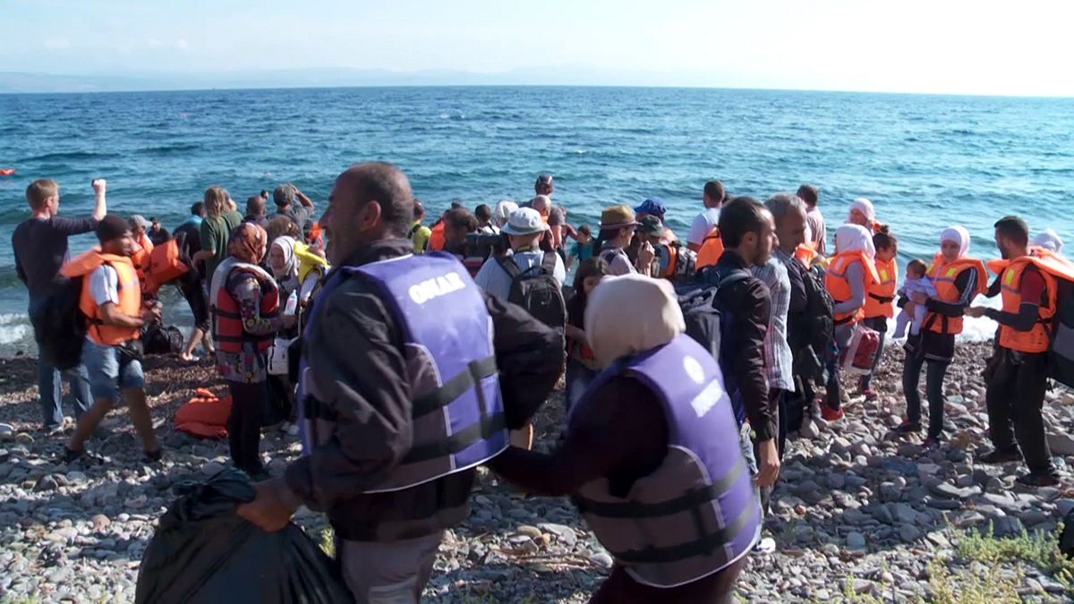 Greek volunteers win 2016 Nansen Refugee Award
