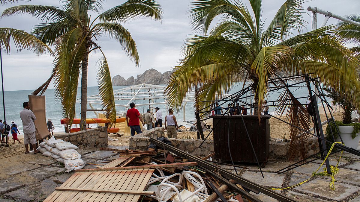 اعصار نيوتن يخلف عددا من القتلى والمفقودين في المكسيك