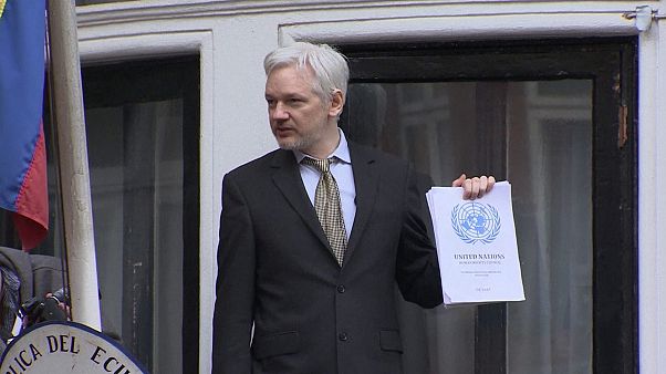 Londoni menedékhelyén hallgathatják ki Julien Assange-ot a svéd ügyészek Londoni menedékhelyén hallgathatják ki Julien Assange-ot a svéd ügyészek
