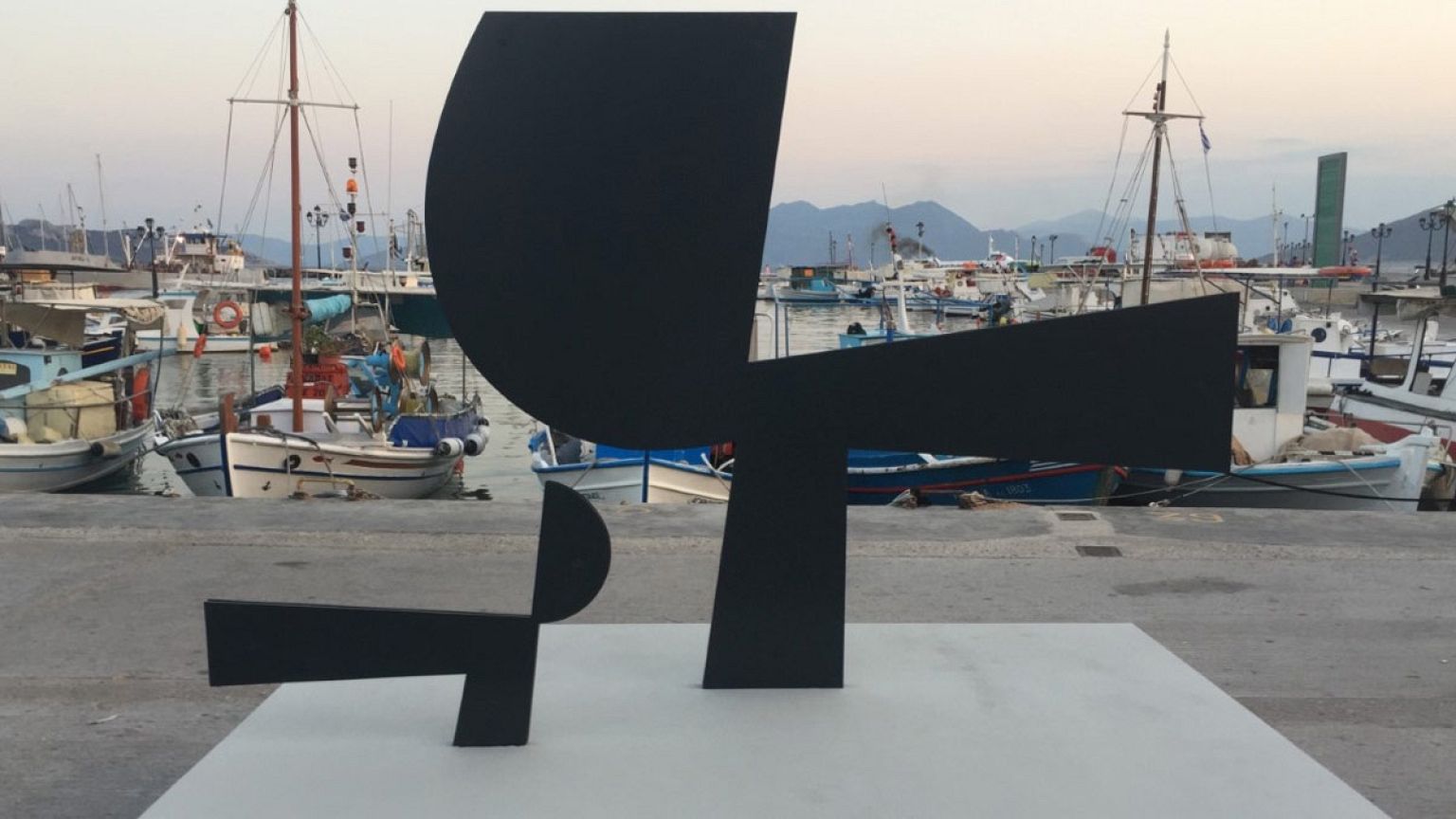 Αίγινα: Επετειακό αφιέρωμα στον Γιάννη Μόραλη