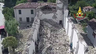 Italie : un drones et des robots dans les ruines d'Amatrice
