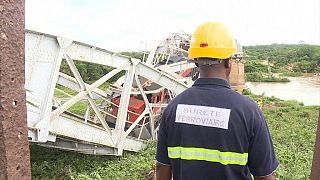 Un pont ferroviaire s'effondre au passage d'un train en Côte d'Ivoire [no comment]