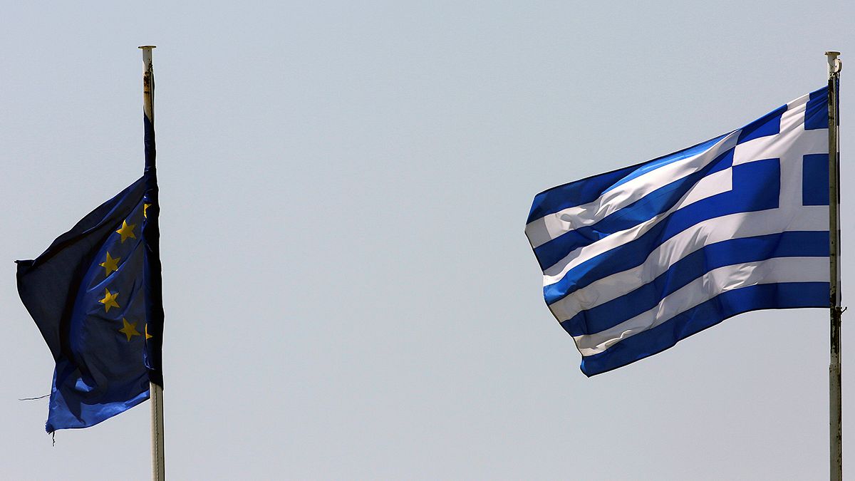 Eurogruppo alla Grecia: "L'estate è finita, avanti con le privatizzazioni"