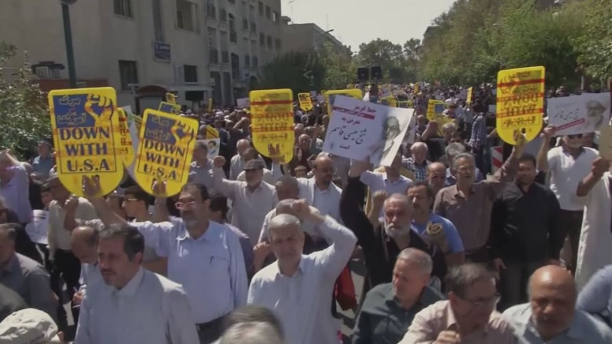 Manifestación en Teherán contra la decisión de Arabia Saudí de excluir a los iraníes de la peregrinación a La Meca