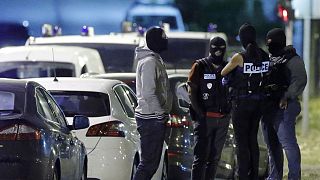 Francia: procura Parigi, "telecomandate" dall'Isil le tre presunte terroriste arrestate