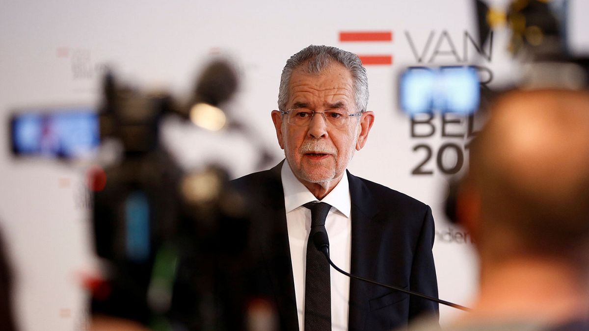 Austria presidential re-run could come unstuck over glue
