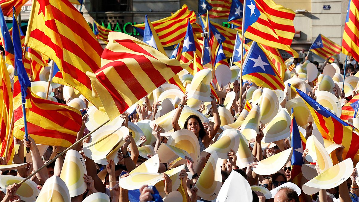 Százezrek tüntettek Katalónia függetlenedéséért