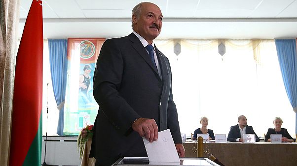 Parlamento bielorrusso conta agora com um membro da oposição Parlamento bielorrusso conta agora com um membro da oposição