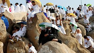 Arabie saoudite : les pèlerins convergeant vers le Mont Arafat