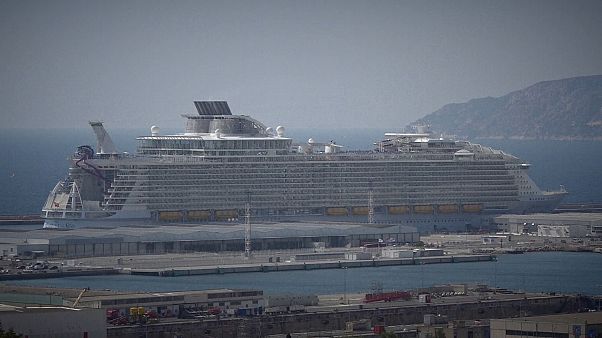 Ein Toter bei Unfall auf weltgrößtem Kreuzfahrtschiff Ein Toter bei Unfall auf weltgrößtem Kreuzfahrtschiff