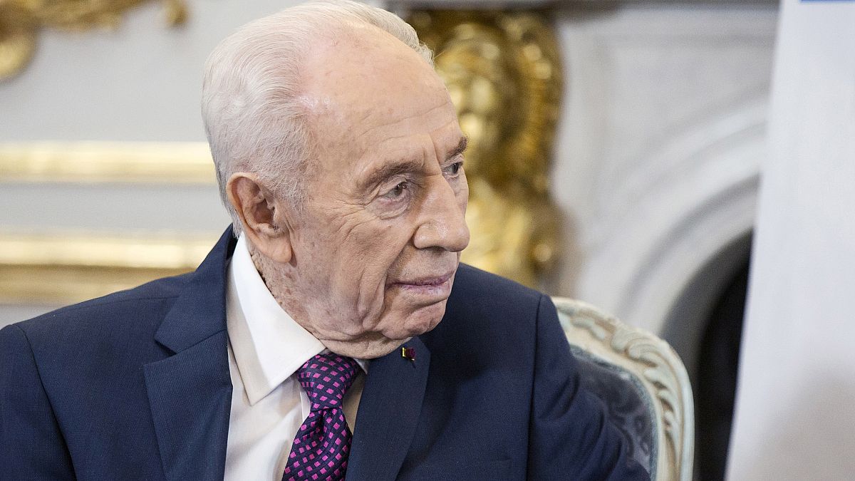 Shimon Peres colpito da un ictus: "Condizioni serie"