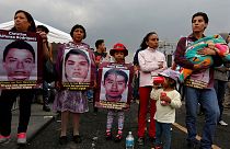 Мексика: подозреваемых в причастности к исчезновению студентов все больше
