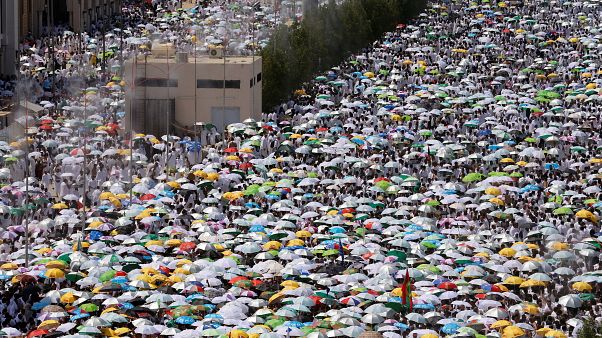 زائران و رمی جمرات در منا زائران و رمی جمرات در منا
