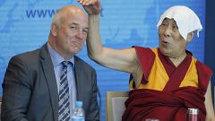 Dalai Lama makes time for jokes among political issues at Council of Europe