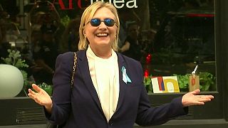 Clinton vuelve al pie del cañón tras el "susto" del pasado domingo