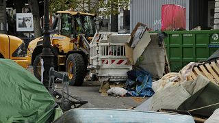 Pariser Polizei räumt Straßencamp