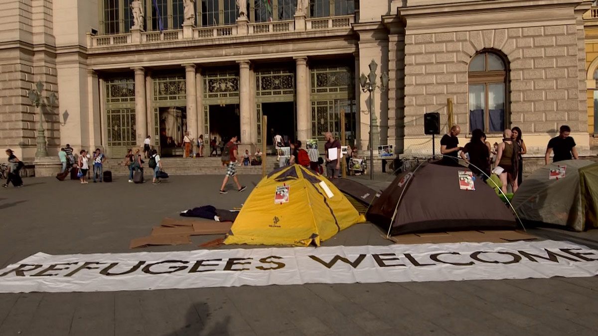 همبستگی با پناهجویان در بوداپست یکسال پس از بسته شدن مرز مجارستان-صربستان
