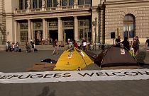 Macaristan'ın sınırdaki tel örgüsü birinci yılında protesto edildi