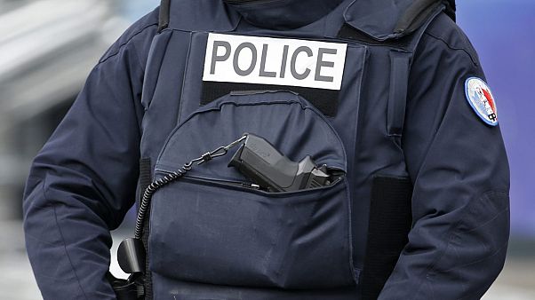 Fin de la operación policial en París, sin "peligro alguno", según la Prefectura Fin de la operación policial en París, sin "peligro alguno", según la Prefectura