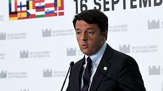 Matteo Renzi critica a gestão europeia da crise migratória