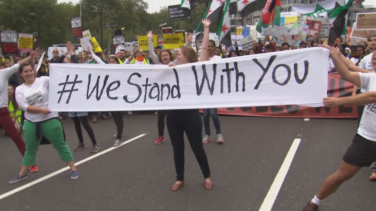 تظاهرات در حمایت از پذیرش پناهجویان بیشتر در بریتانیا