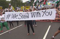 بريطانيون يتظاهرون تضامنا مع اللاجئين السوريين