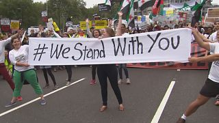 Thousands march through London for refugees