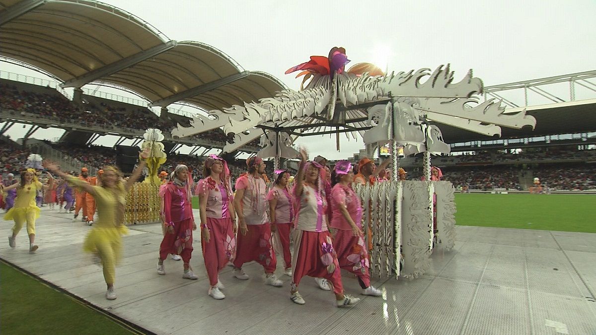 أجواء إحتفالية في بينالي الرقص في ليون