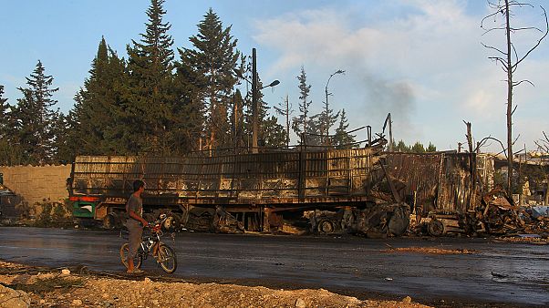 Siria: è strage dopo bombardamento contro convoglio umanitario. Sospetti su Mosca Siria: è strage dopo bombardamento contro convoglio umanitario. Sospetti su Mosca
