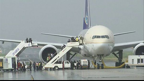Una falsa alarma obliga a aislar un avión en Manila Una falsa alarma obliga a aislar un avión en Manila