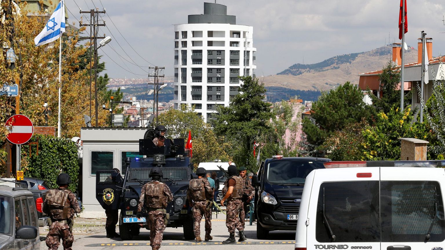 Turchia: un uomo tenta assalto con coltello all'ambasciata israeliana, ferito