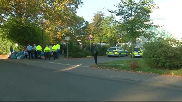 Retata antiterrorista in Germania. Tre arresti Retata antiterrorista in Germania. Tre arresti