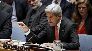 US calls for Syria no-fly zone as UN says it will resume aid convoys