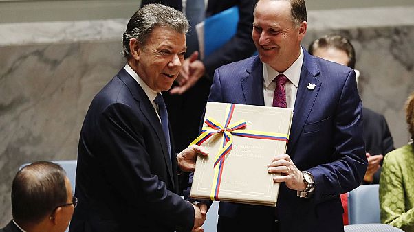 Santos BM'ye seslendi: "Kolombiya'daki savaş sona erdi" Santos BM'ye seslendi: "Kolombiya'daki savaş sona erdi"