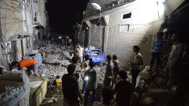 Iémen: Mais de 20 civis mortos em bombardeamentos Iémen: Mais de 20 civis mortos em bombardeamentos