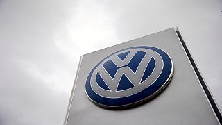 South Korea: Volkswagen boss questioned over emissions scandal