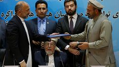 امضای توافقنامه صلح میان دولت افغانستان و حزب اسلامی حکمت یار