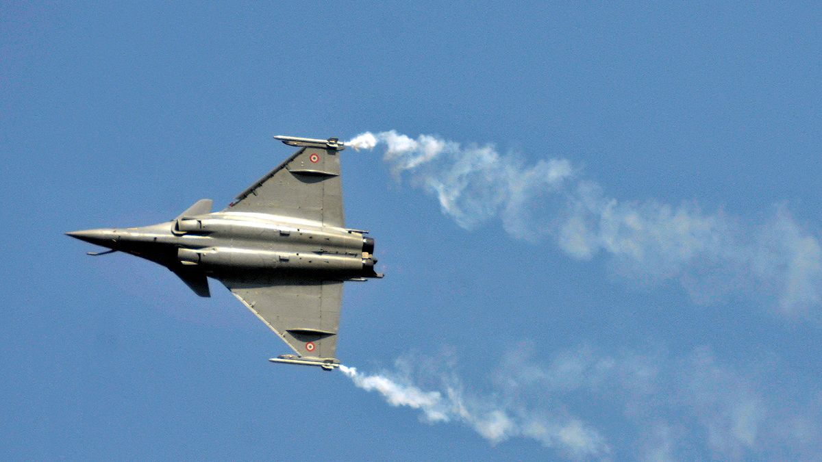 Francia vende 36 aviones de combate Rafale a la India por 8.000 millones de euros