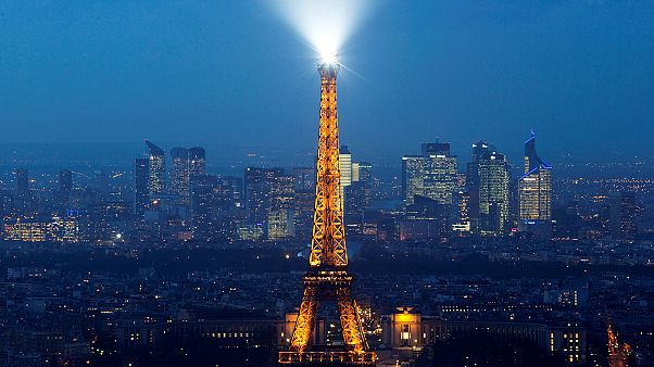 Francia: Pil a -0,1% nel secondo trimestre, migliora attività manifatturiera Francia: Pil a -0,1% nel secondo trimestre, migliora attività manifatturiera