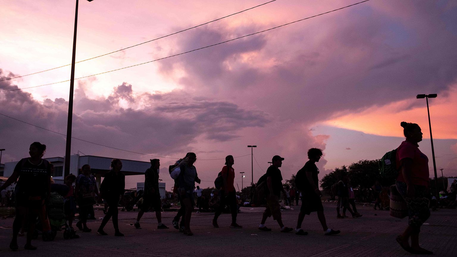 Migrants heading in a caravan to the U.S. start their march towards Matias 