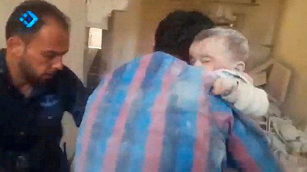 Más de 90 personas mueren en diversos bombardeos contra barrios rebeldes del este de Alepo Más de 90 personas mueren en diversos bombardeos contra barrios rebeldes del este de Alepo