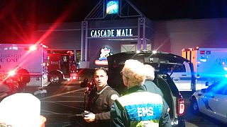 Manhunt for gunman who shot dead five people at US shopping mall