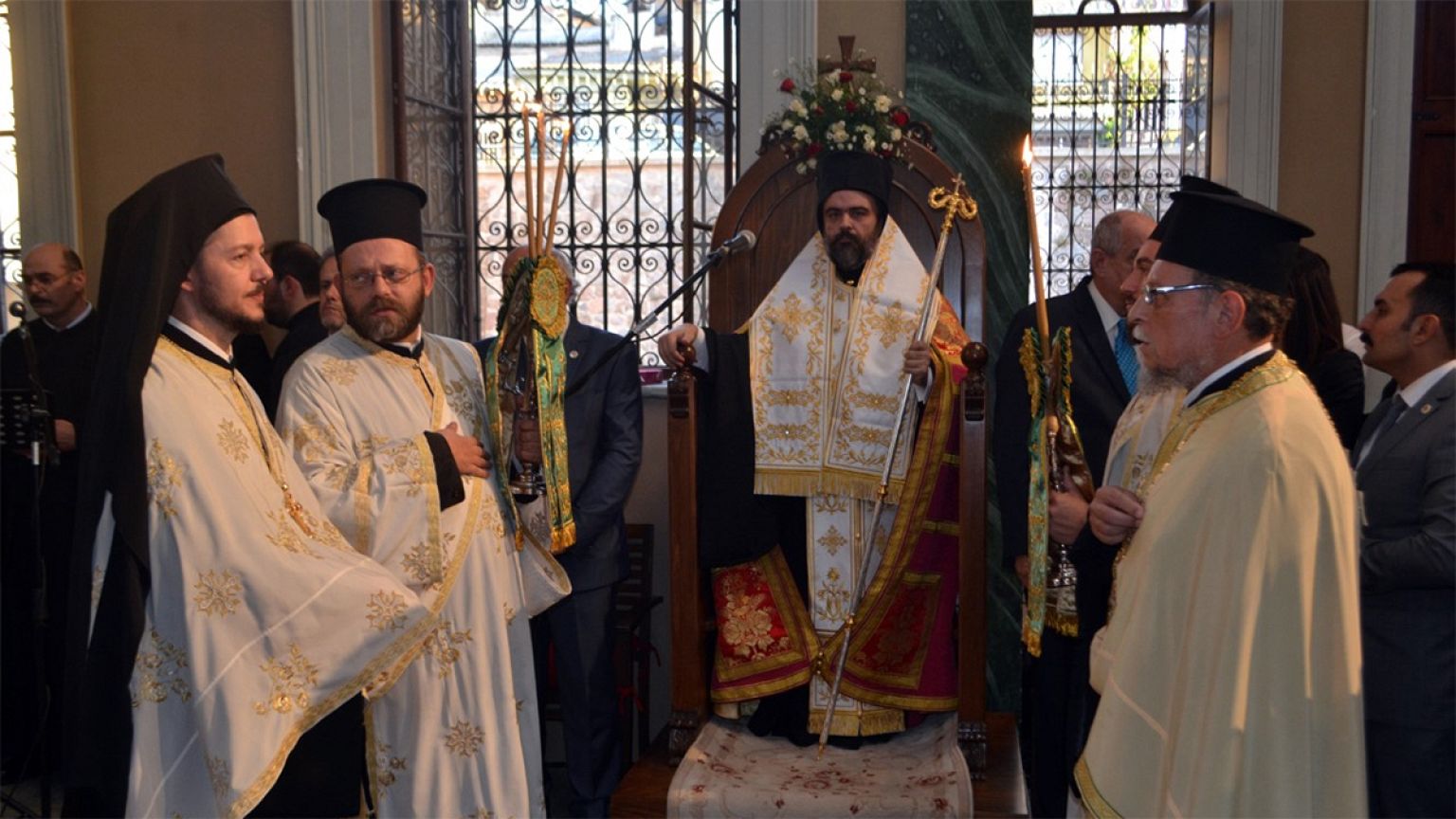 Σμύρνη: Συγκίνηση στην ενθρόνιση του Μητροπολίτη Βαρθολομαίου