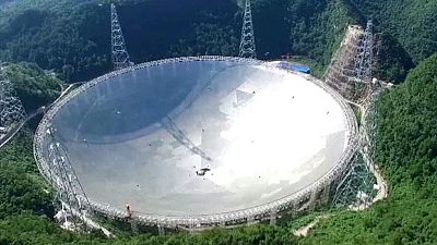 Größtes Radioteleskop der Welt nimmt Betrieb auf