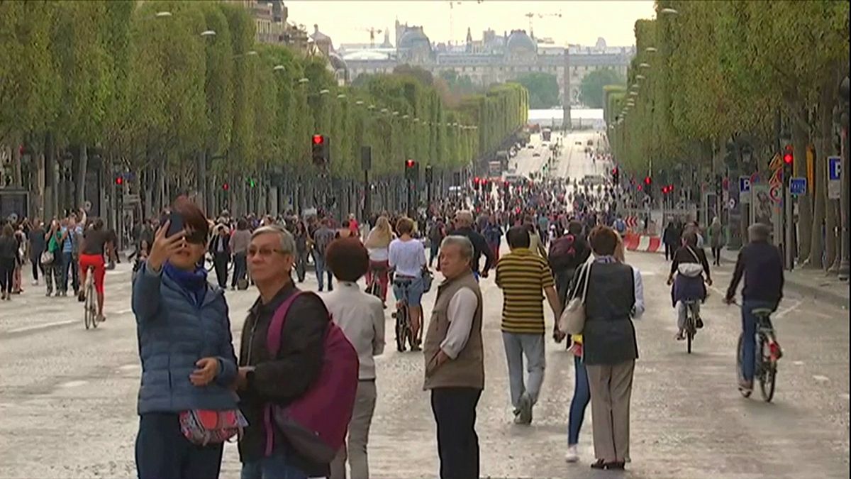 Francia: domenica ambientalista a Parigi, vietate le auto